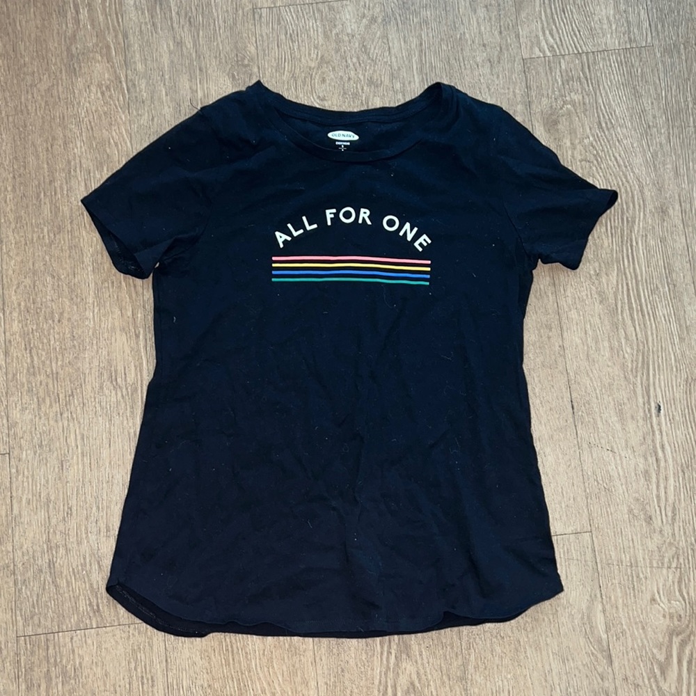 Old Navy black short sleeved t-shirt